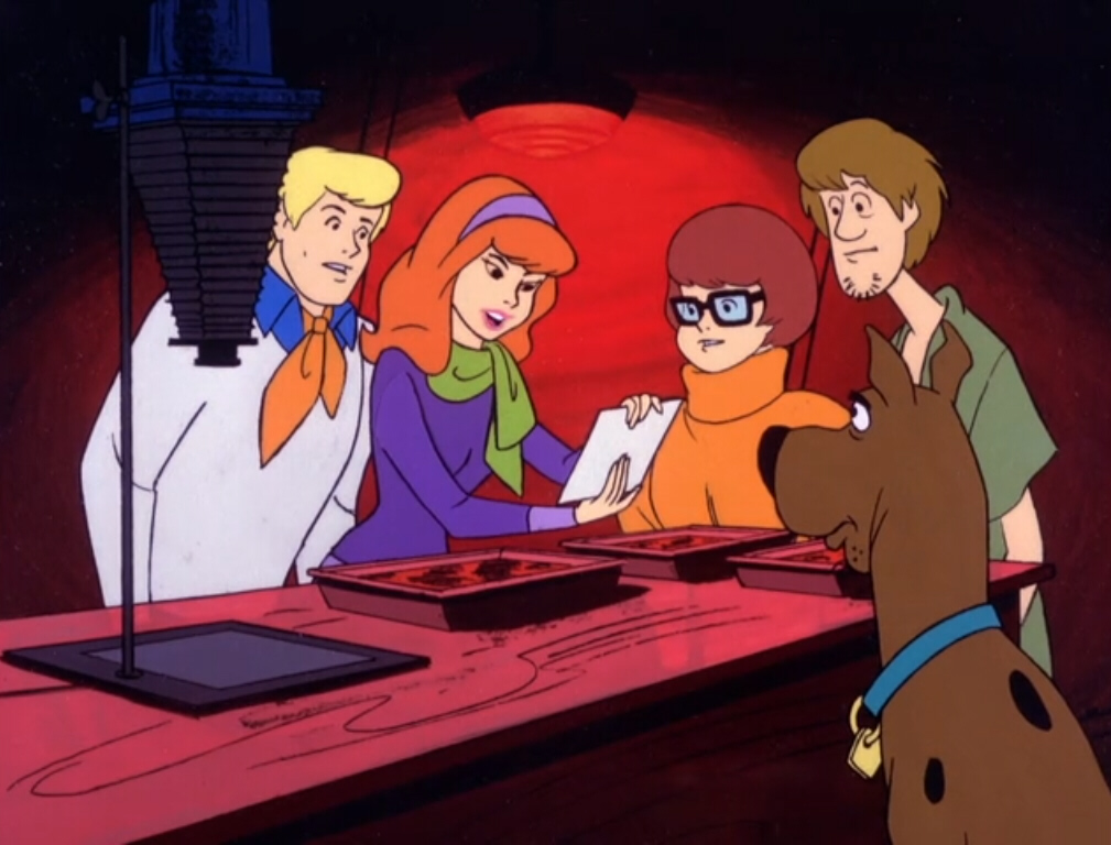 WendyLovesJesus's tweet image. Happy #NationalTechnologyDay! 💻🧭🗜️

You may think that the #ScoobyDoo gang are all old school when it comes to sleuthing, but the truth is that the teens are no strangers to tech—some of it pretty advanced for the time, too!

Radar tracking, video camera—even photo developing!