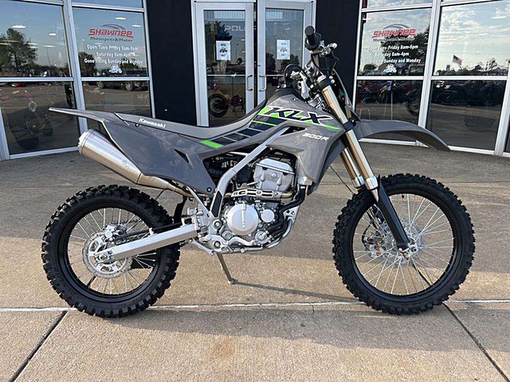 ShawneeHonda's tweet photo. 2025 Kawasaki KLX $3,099 https://t.co/H7fbhGUpvn https://t.co/N5X6RhITls