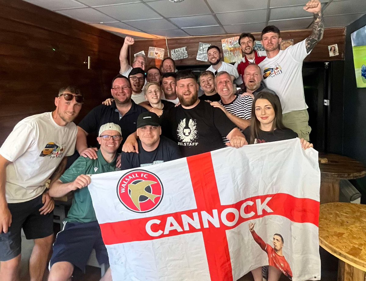SamWrights_'s tweet photo. League v Playoffs. Them bottling Reds https://t.co/vkymCxPSM4