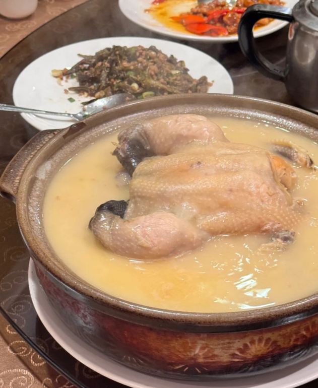 美味しい料理で心も満たされる夜。