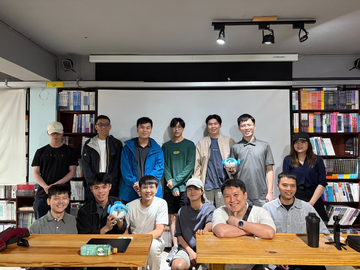 yiichenhi's tweet image. @FlutterTaipei Meetup #23 on 24 April 2025

1. Yii Chen - Flutter April Recap
2. Len - Flutter development x AI era: my practice and my views

Now, many native devs are starting to learn Flutter and use it to create their products.😊

Flutter is still rising in Chinese community!