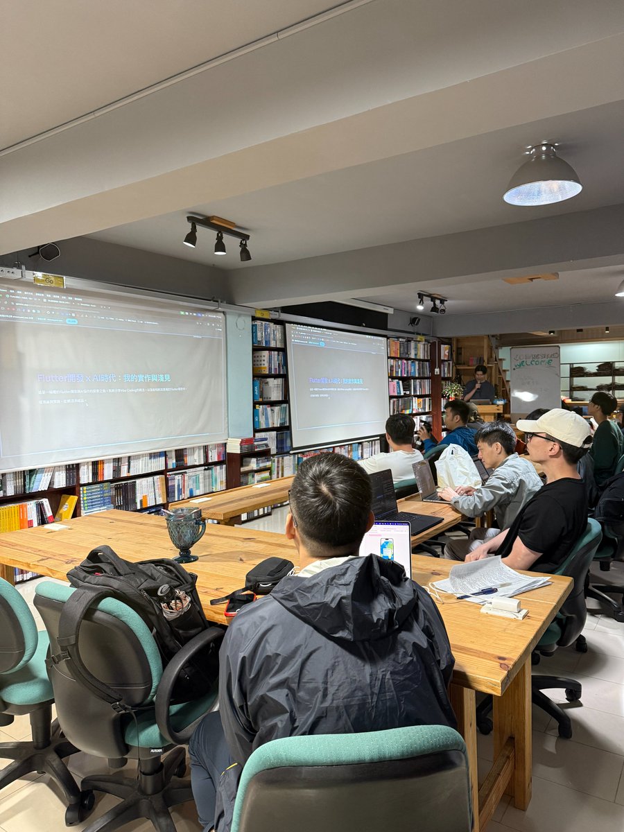 yiichenhi's tweet image. @FlutterTaipei Meetup #23 on 24 April 2025

1. Yii Chen - Flutter April Recap
2. Len - Flutter development x AI era: my practice and my views

Now, many native devs are starting to learn Flutter and use it to create their products.😊

Flutter is still rising in Chinese community!