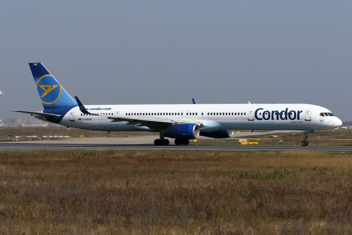 EDDF RWY18 18/Sep/2024
D-ABOB Boeing 757-330
ーーーーー
Condor旧旧塗装のまま残っていたABOB
撮影した翌月に退役しました
753に搭乗したことがありますが、ナローボディの癖に細長すぎるからか、タキシング時は縦揺れがエゲつなく、乗降もめちゃくちゃ時間がかかるので一発で嫌いになりました。