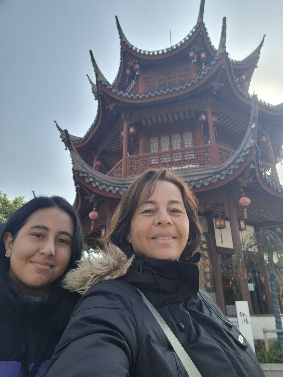 LauraNoMundo's tweet image. Feliz dia das mamães para todas! #DiaDasMães #DiaDeLaMadre