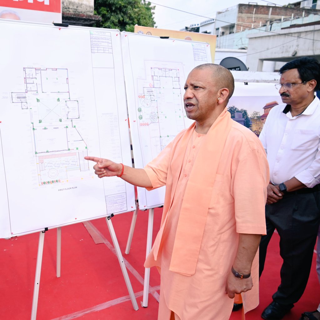 DrMangleshBJP's tweet image. यशस्वी मुख्यमंत्री परम पूज्य @myogiadityanath जी महाराज द्वारा आज परमहंस श्री योगानंद जी की जन्मस्थली, कोतवाली, गोरखपुर में ₹2768 लाख की पर्यटन विकास परियोजना का शिलान्यास एवं भूमि पूजन संपन्न हुआ।
गोरखपुर को पर्यटन के शिखर पर ले जाने की दिशा में यह एक ऐतिहासिक कदम है।
