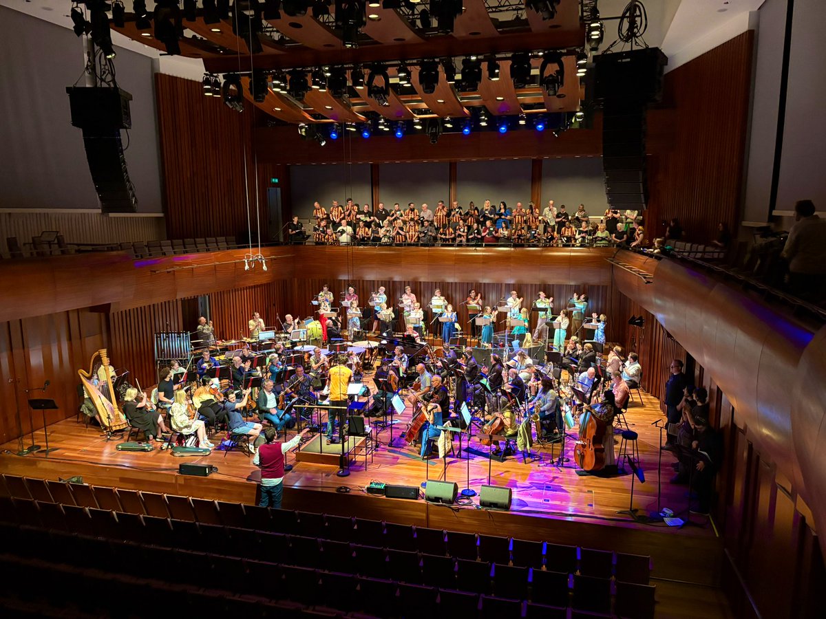 Tracy Gee (@newsgirltracyg) on Twitter photo The #BantamOfTheOpera choir are rehearsing with the fabulous <a href="/BBCSingers/">BBC Singers</a> at Milton Court, ahead of this afternoon’s Songs From the Shows concert. 🎶
Loving that Conductor @OwainPark is wearing the <a href="/officialbantams/">Bradford City AFC (P)</a> shirt to support us. ⚽️
@Bradford2025 <a href="/BBCLeeds/">BBC Leeds</a> <a href="/iambrettcullen/">Brett Cullen</a> The #BantamOfTheOpera choir are rehearsing with the fabulous <a href="/BBCSingers/">BBC Singers</a> at Milton Court, ahead of this afternoon’s Songs From the Shows concert. 🎶
Loving that Conductor @OwainPark is wearing the <a href="/officialbantams/">Bradford City AFC (P)</a> shirt to support us. ⚽️
@Bradford2025 <a href="/BBCLeeds/">BBC Leeds</a> <a href="/iambrettcullen/">Brett Cullen</a>