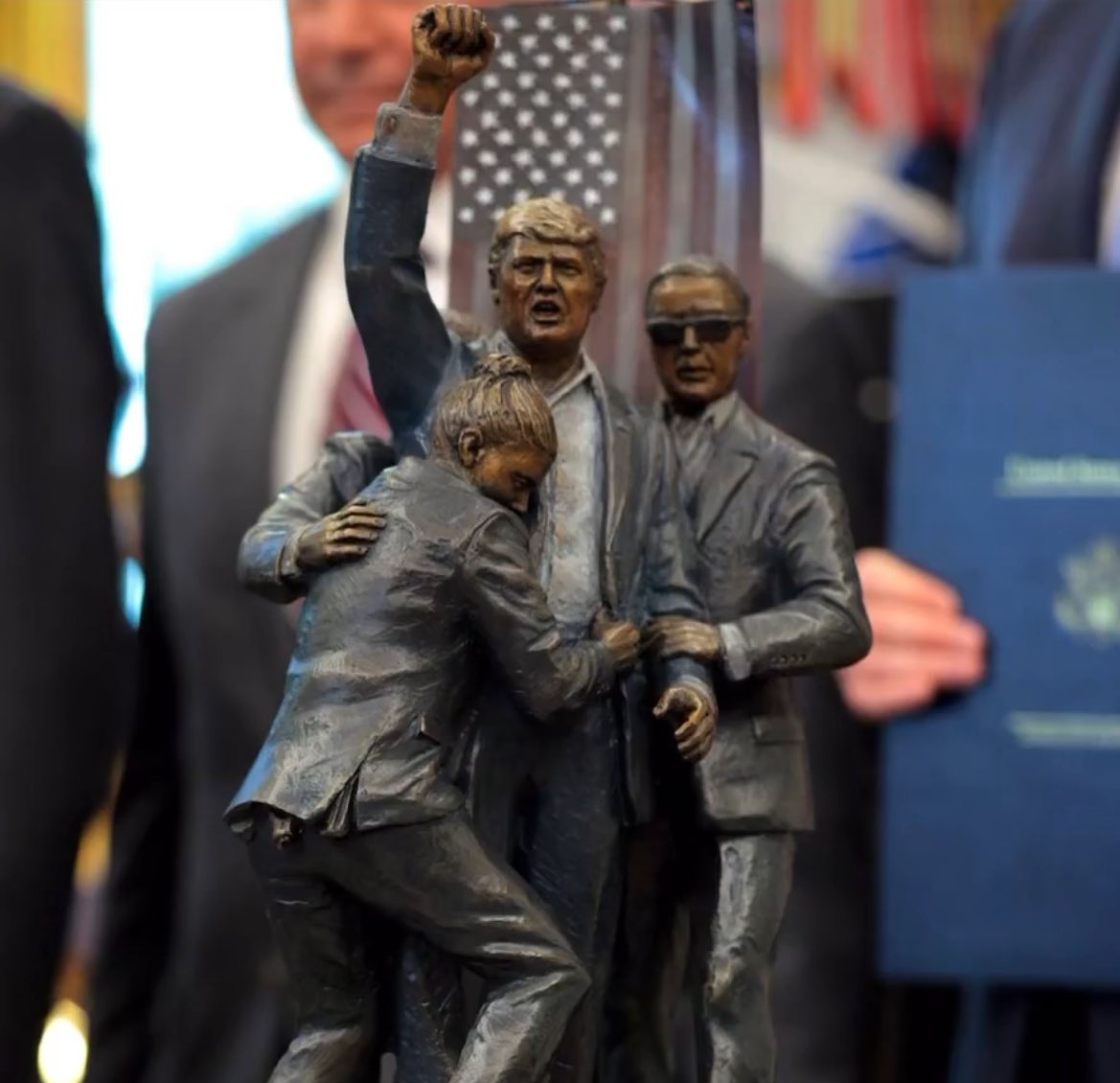 BREAKING NEWS 
President Trump has put a miniature statue of himself surviving the assassination attempt in Butler, PA, in the Oval Office.