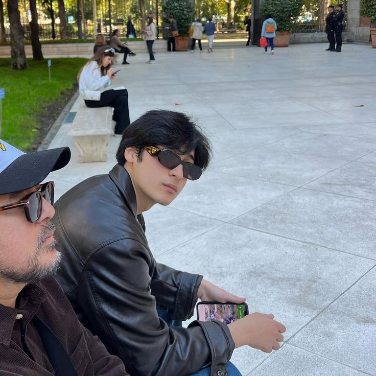 rizensunshine's tweet image. titibo tibo 🛹🏀
— an #ashdres au

wherein Reese (Ash)  likes girls. She likes Gayle (Atasha), to be exact. But Gayle’s twin, Jaze (Andres), isn’t having it—so he takes things into his own hands and risks making her fall for him.