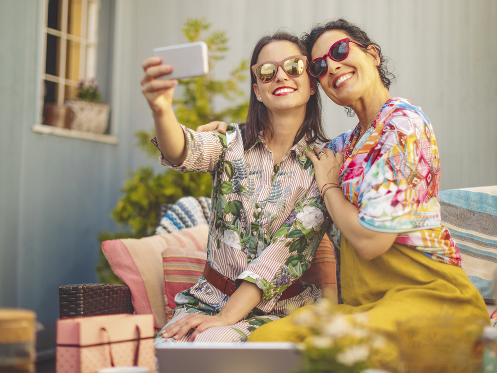 SarasotaOptical's tweet photo. Wishing all the great moms, stepmoms, grandmas &amp; mother figures everywhere a wonderful #MothersDay! #Sarasota #Optical https://t.co/EUSlijjUdT