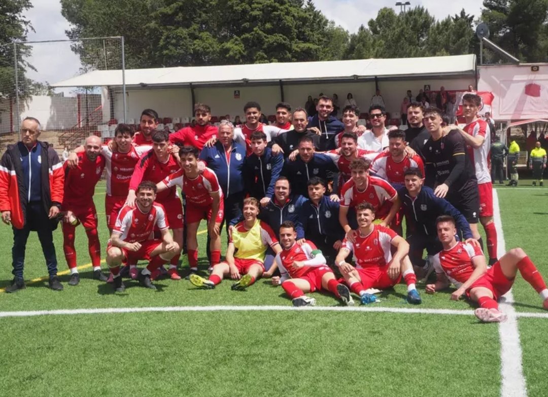 Termina una temporada histórica.
Mayor puntuación del club en la categoría.
Logrados siendo un equipo valiente y protagonista.
Este equipo ha sido tan feliz que ha hecho feliz a mucha gente.

La 24/25 siempre nos sacará una sonrisa.
Gracias a todos. 🔴⚪♥️ <a href="/CDTorreperogil/">CD Torreperogil</a>