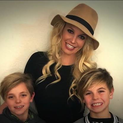 EmreAkn's tweet image. Happy Mother’s Day to one of the strongest moms out there! You deserve all the love today and always. @britneyspears ❣️