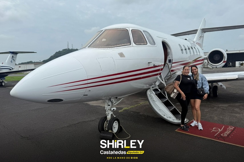 criticaenlinea's tweet image. El amigo fiel @camachocastro, la diputada Shirley Castañeda y los abogados Roniel Ortiz y Alfredo Vallarino cogen vuelo hacia Colombia para reunirse con el expresidente @rmartinelli.