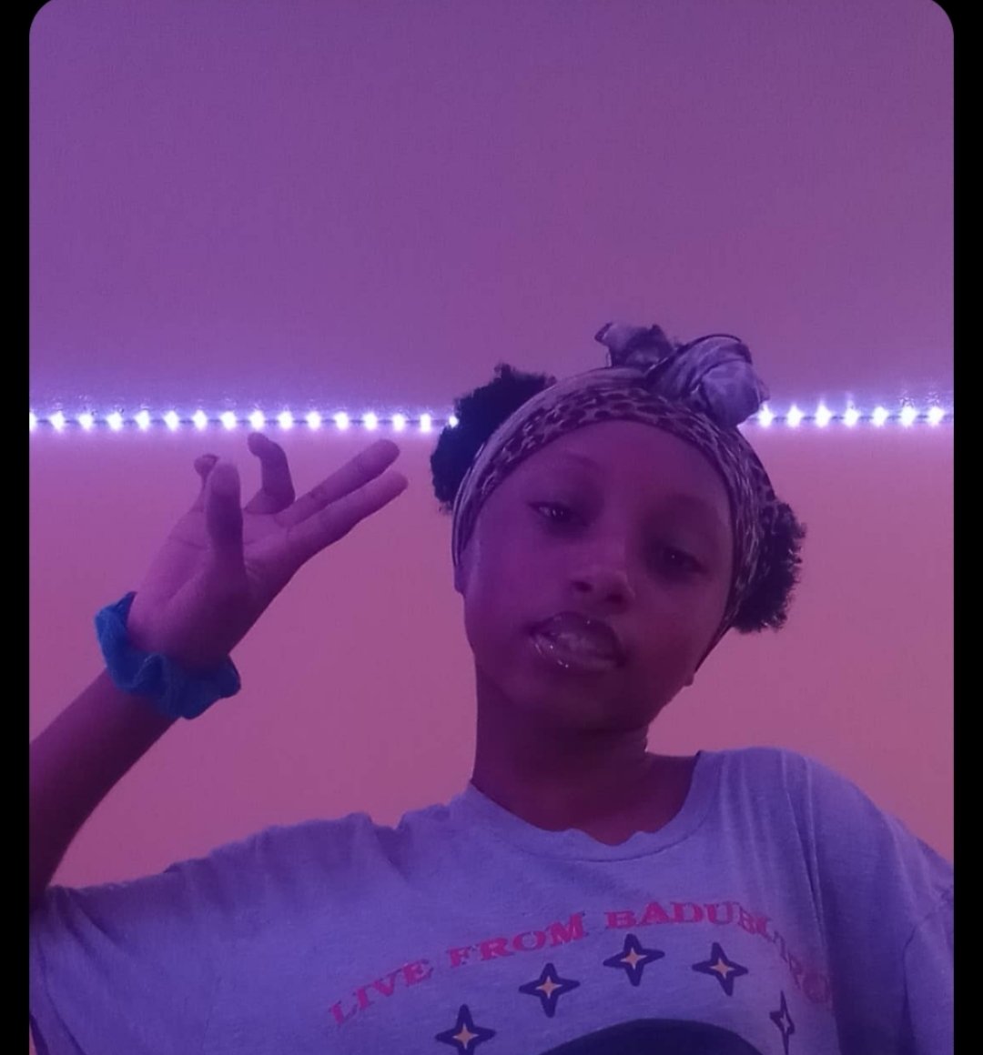 missmonie4's tweet image. On the left-the one that made me a mother🥰 I didn't know she would take all my clothes though. 😂 Me on the right in 198sumn #MothersDay