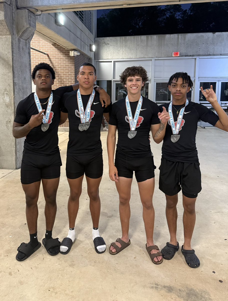 coopwatson2's tweet image. Lord I couldn’t thank you enough for putting me on the big stage yet again! Ending my senior campaign a state medalist!
