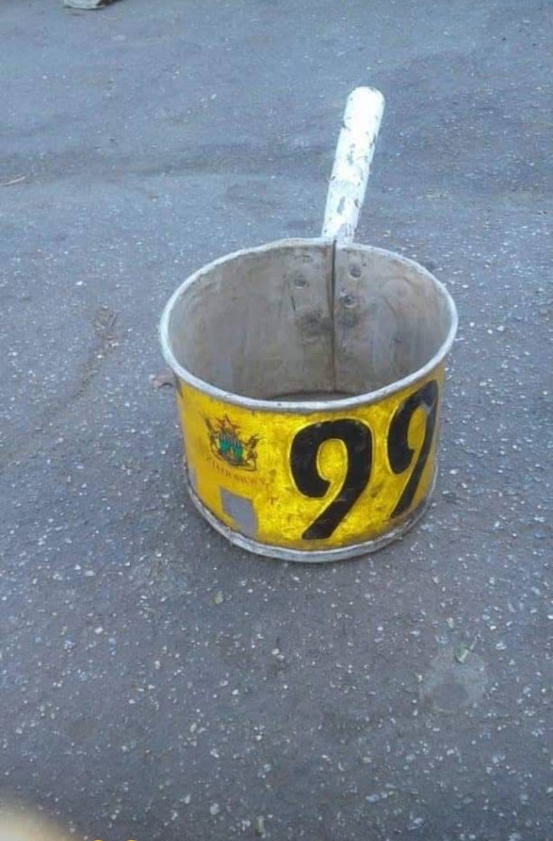 • Unosvika pakuzorora😂😂😂😂 

• Uyu anoda award 🥇 😂😂😂