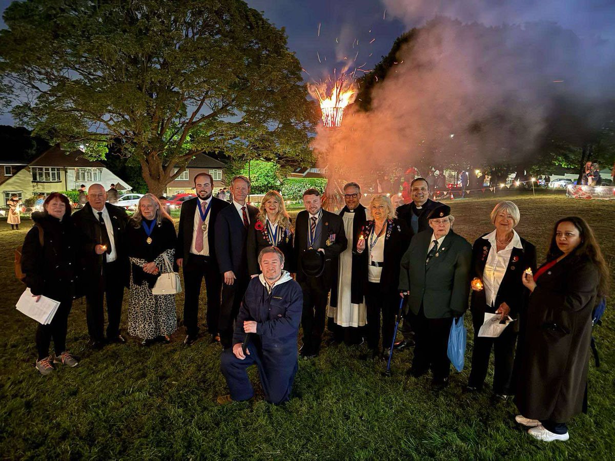 Jonathan Andrews (@jonnyjandrews) on Twitter photo Marking VE Day across <a href="/LBofBromley/">Bromley Council</a>, with street party & care home visits, to church & RBL services - and a moving beacon lighting ceremony, at which I had the honour of laying a wreath alongside <a href="/GarethBaconMP/">Gareth Bacon MP</a> to show our deepest respects to those who gave their lives for us all. Marking VE Day across <a href="/LBofBromley/">Bromley Council</a>, with street party & care home visits, to church & RBL services - and a moving beacon lighting ceremony, at which I had the honour of laying a wreath alongside <a href="/GarethBaconMP/">Gareth Bacon MP</a> to show our deepest respects to those who gave their lives for us all.