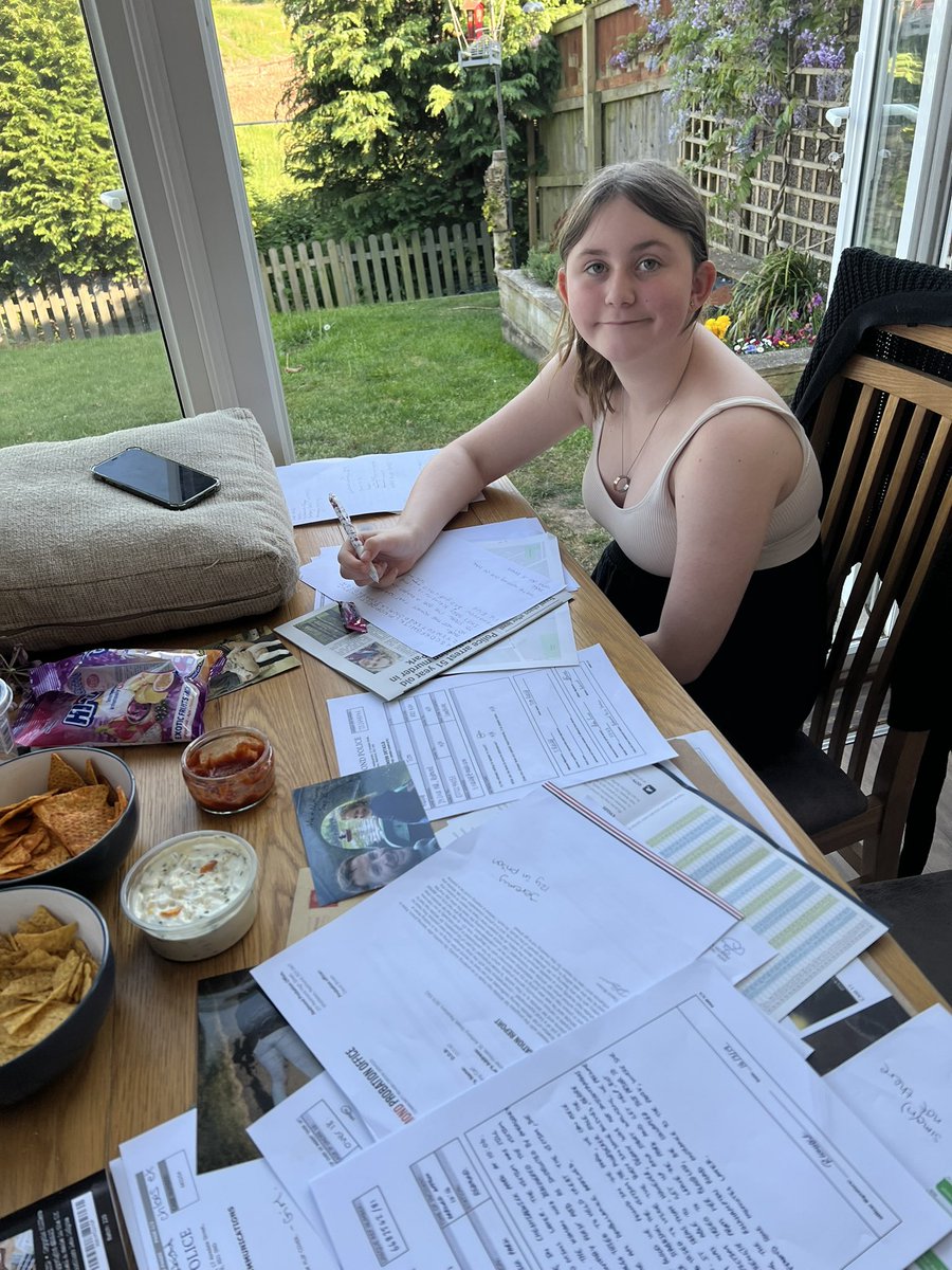 <a href="/TeamOak1/">TeamOak</a> Amber &amp; I have spent the last couple of hours doing ‘something new’ solving a crime file 🕵🏻‍♀️🕵🏻 We found the murderer! 💪🏻 the last thing to tick off the list is snuggle up and watch a movie which is next 🍿