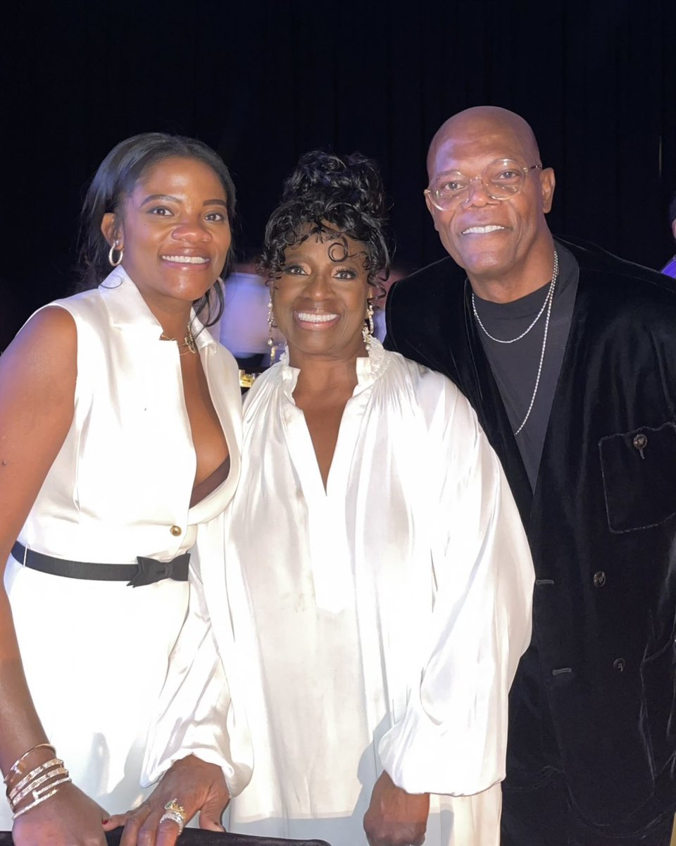 SamuelLJackson's tweet image. Happy Mother’s Day to the Foundation of our Family, LaTanya!!🌹♥️
Thank you for All you Are.
