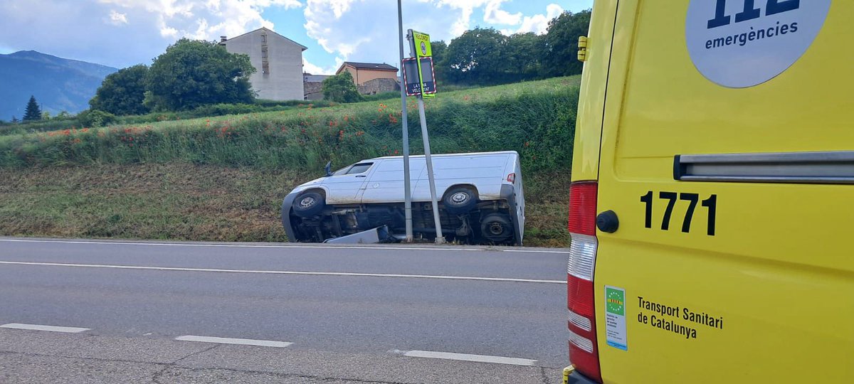 🚨NOVA ACTUACIÓ🚨

Activats aquesta tarda per un accident a la C-14 a Coll de Nargó.
Al lloc també hi ha treballat <a href="/mossos/">Mossos</a> i <a href="/sem/">SEM</a>.gencat 
Una persona il.lesa

En una setmana hem estat activats per 3 accidents de trànsit de diversa consideració!!!!

🚨 PRECAUCIÓ A LA CARRETERA🚨