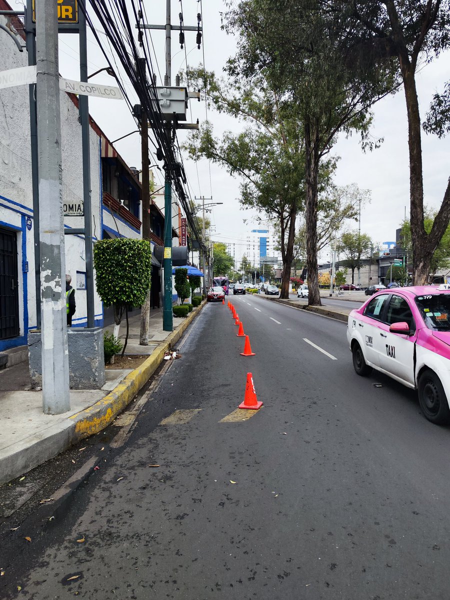 Buenos días <a href="/LaSEMOVI/">Secretaría de Movilidad CDMX</a> <a href="/Alcaldia_Coy/">Alcaldía de Coyoacán</a> <a href="/SSC_CDMX/">SSC CDMX</a>   aquí un restaurante apartando sus lugares de ballet parking sobre avenida copilco esquina economía.