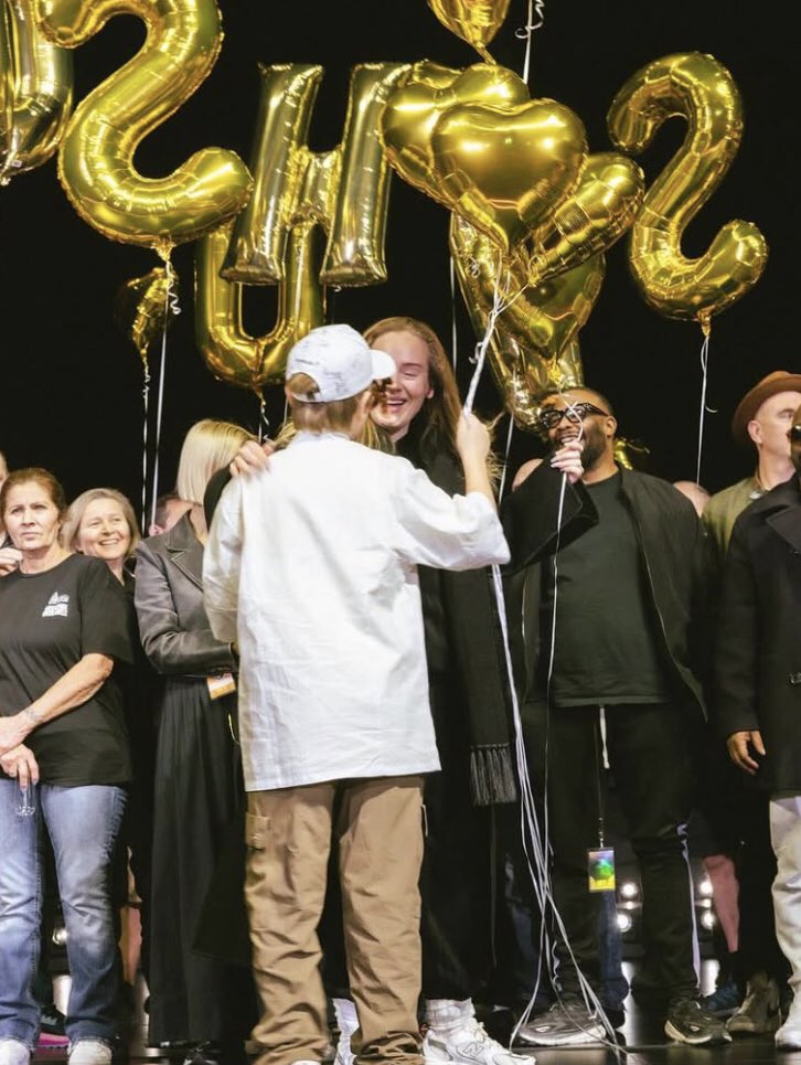 adkinslauriee's tweet image. Happy Mother’s Day Adele ♥️