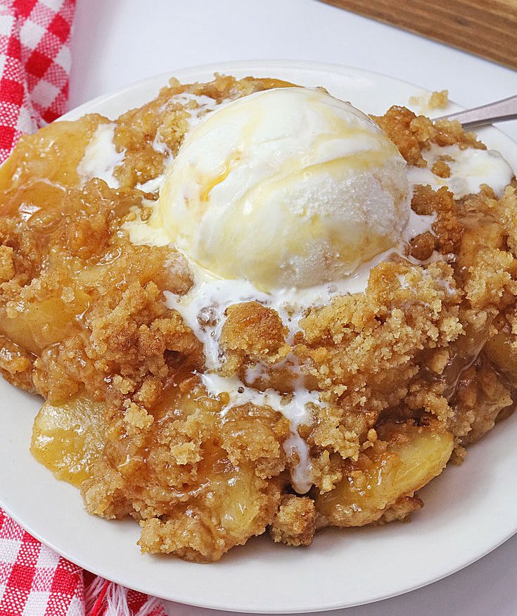 Apple Crumble with Ice Cream