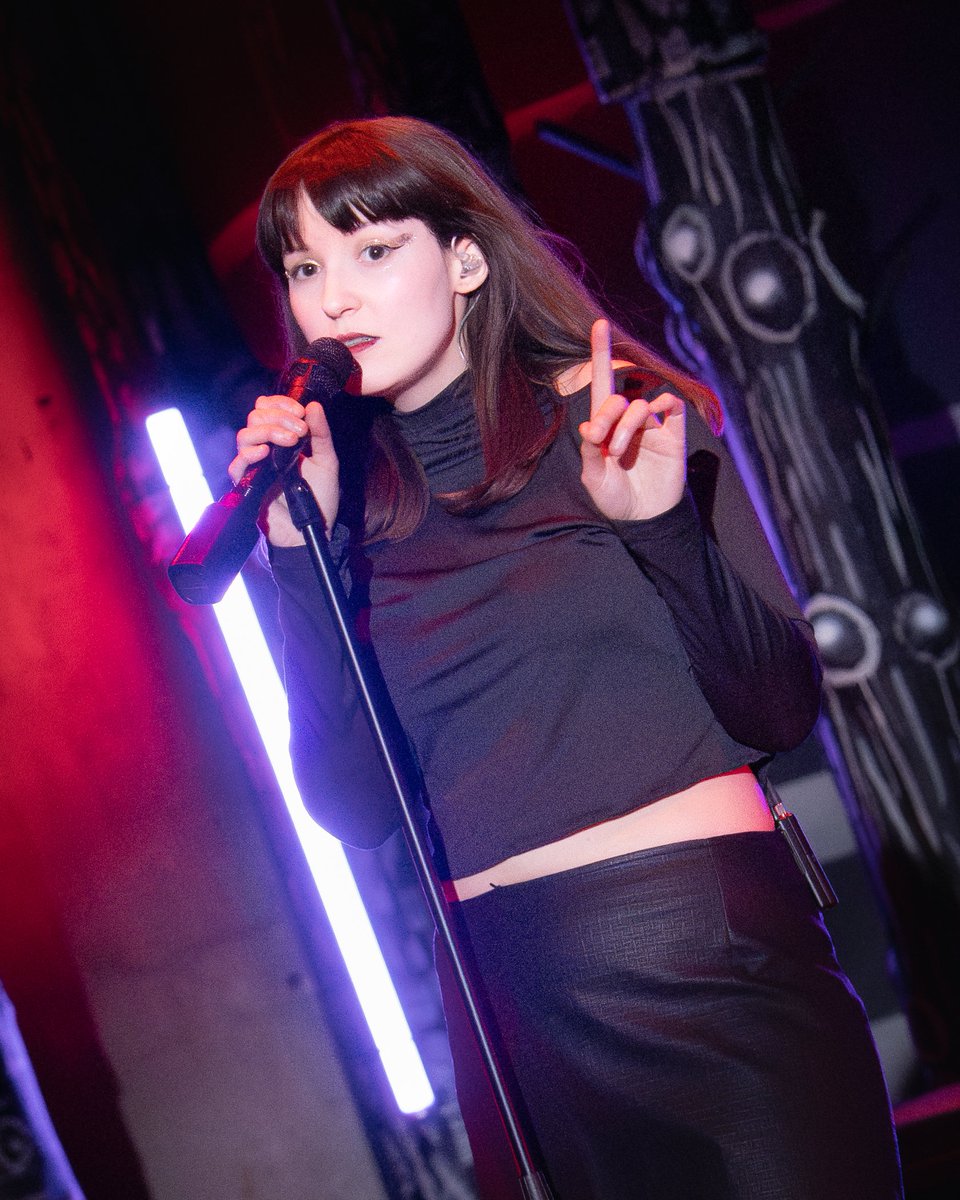 Weʼre so grateful for the opportunity to play our very first live concert at such a special venue. Thank you everyone for travelling to Hamburg to see us play! ✨

MalerSaal Hamburg, 9 May 2025

📷 Photography by <a href="/jr_kyr/">Jens R</a>