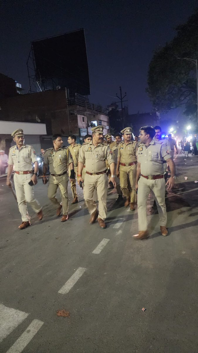 POLICE COMMISSIONERATE KANPUR NAGAR (@kanpurnagarpol) on Twitter photo рдкреИрджрд▓ рдЧрд╢реНрдд-рдкреБрд▓рд┐рд╕ рдХрдорд┐рд╢реНрдирд░реЗрдЯ рдХрд╛рдирдкреБрд░ рдореЗрдВ рдкреБрд▓рд┐рд╕ рдЖрдпреБрдХреНрдд рдорд╣реЛрджрдп рдХреЗ рдирд┐рд░реНрджреЗрд╢рди рдореЗрдВ SHO's/SO's рджреНрд╡рд╛рд░рд╛ рдкреБрд▓рд┐рд╕ рдмрд▓ рдХреЗ рд╕рд╛рде рдЕрдкрдиреЗ-рдЕрдкрдиреЗ рдерд╛рдирд╛ рдХреНрд╖реЗрддреНрд░рд╛рдиреНрддрд░реНрдЧрдд рдЬрдирдкрджреАрдп рдХрд╛рдиреВрди рд╡реНрдпрд╡рд╕реНрдерд╛ рдХреЛ рд╕реБрджреГрдврд╝ рдмрдирд╛рдпреЗ рд░рдЦрдиреЗ рд╣реЗрддреБ , рдЕрдкрд░рд╛рдз рдПрд╡рдВ рдЕрдкрд░рд╛рдзрд┐рдпреЛрдВ рдкрд░ рд▓рдЧрд╛рдо рд▓рдЧрд╛рдиреЗ рддрдерд╛ рд╢рд╛рдиреНрддрд┐/рд╕реБрд░рдХреНрд╖рд╛ рд╡реНрдпрд╡рд╕реНрдерд╛ рдХреЗ рдорджреНрджреЗрдирдЬрд░ рдкреНрд░рдореБрдЦ рдкреИрджрд▓ рдЧрд╢реНрдд-рдкреБрд▓рд┐рд╕ рдХрдорд┐рд╢реНрдирд░реЗрдЯ рдХрд╛рдирдкреБрд░ рдореЗрдВ рдкреБрд▓рд┐рд╕ рдЖрдпреБрдХреНрдд рдорд╣реЛрджрдп рдХреЗ рдирд┐рд░реНрджреЗрд╢рди рдореЗрдВ SHO's/SO's рджреНрд╡рд╛рд░рд╛ рдкреБрд▓рд┐рд╕ рдмрд▓ рдХреЗ рд╕рд╛рде рдЕрдкрдиреЗ-рдЕрдкрдиреЗ рдерд╛рдирд╛ рдХреНрд╖реЗрддреНрд░рд╛рдиреНрддрд░реНрдЧрдд рдЬрдирдкрджреАрдп рдХрд╛рдиреВрди рд╡реНрдпрд╡рд╕реНрдерд╛ рдХреЛ рд╕реБрджреГрдврд╝ рдмрдирд╛рдпреЗ рд░рдЦрдиреЗ рд╣реЗрддреБ , рдЕрдкрд░рд╛рдз рдПрд╡рдВ рдЕрдкрд░рд╛рдзрд┐рдпреЛрдВ рдкрд░ рд▓рдЧрд╛рдо рд▓рдЧрд╛рдиреЗ рддрдерд╛ рд╢рд╛рдиреНрддрд┐/рд╕реБрд░рдХреНрд╖рд╛ рд╡реНрдпрд╡рд╕реНрдерд╛ рдХреЗ рдорджреНрджреЗрдирдЬрд░ рдкреНрд░рдореБрдЦ
