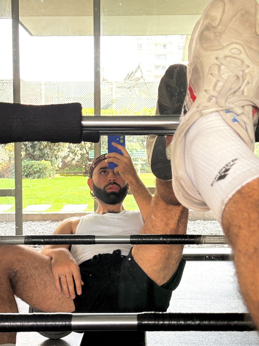 arturodiagonal's tweet photo. Treino de piernas https://t.co/oHlW78CYQZ