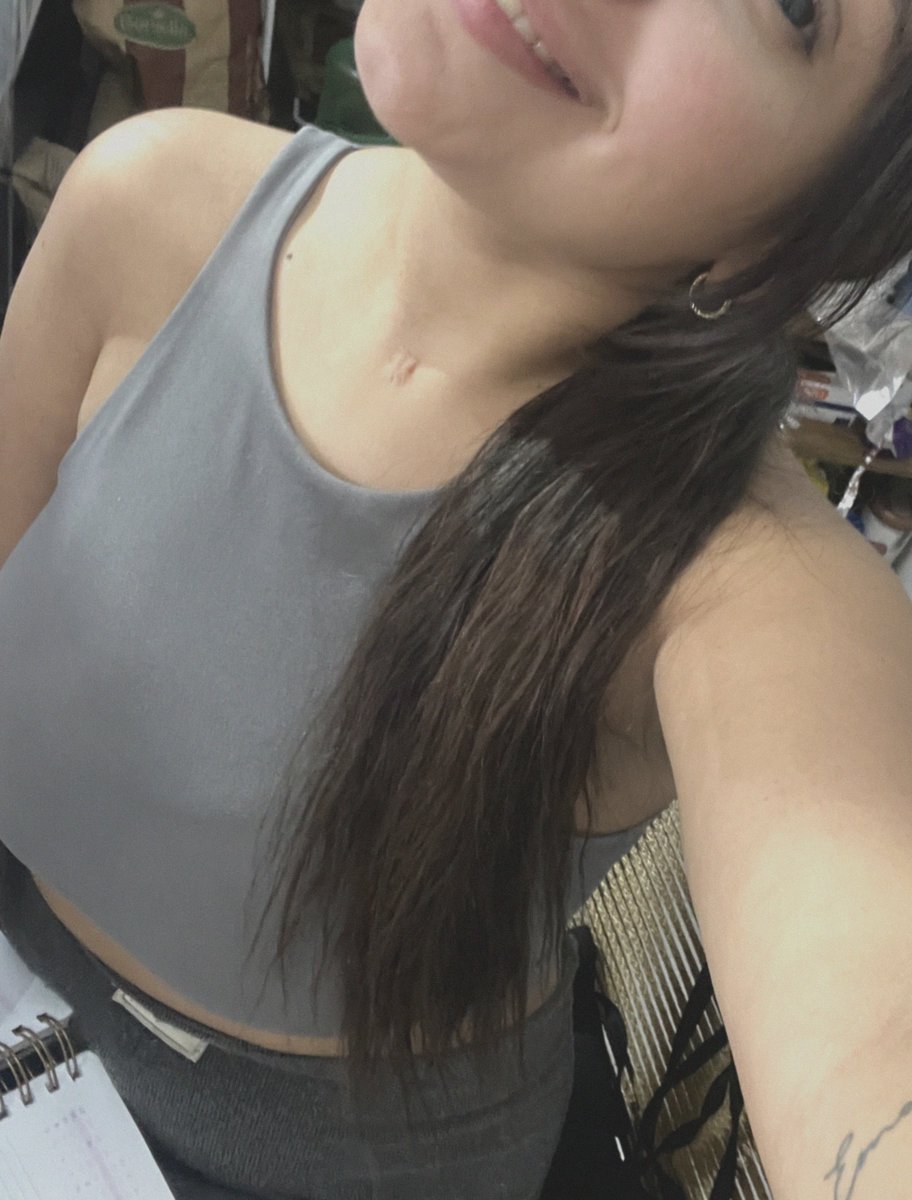 Productive day ahead, done with my workout routine and now I need to read some of my school activity 💕 #Productiveday #mygoals