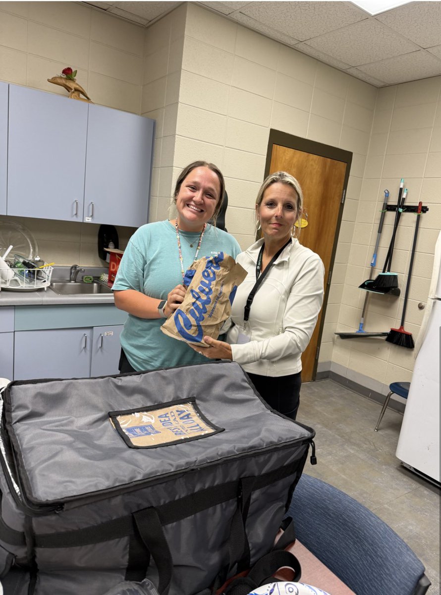 TimWebb63's tweet image. Thank you Culver’s of Foley for your continued support of our GSMS family!Our Teacher Appreciation Week burgers were awesome!