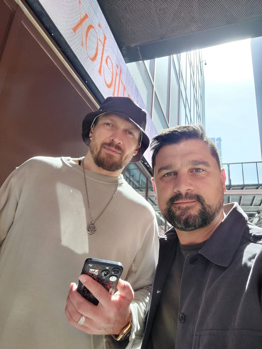 About a week ago… <a href="/usykaa/">Oleksandr Usyk</a> - <a href="/BenOwen42/">Ben Owen</a> #Boxing  #NYC #USA #garciarolly