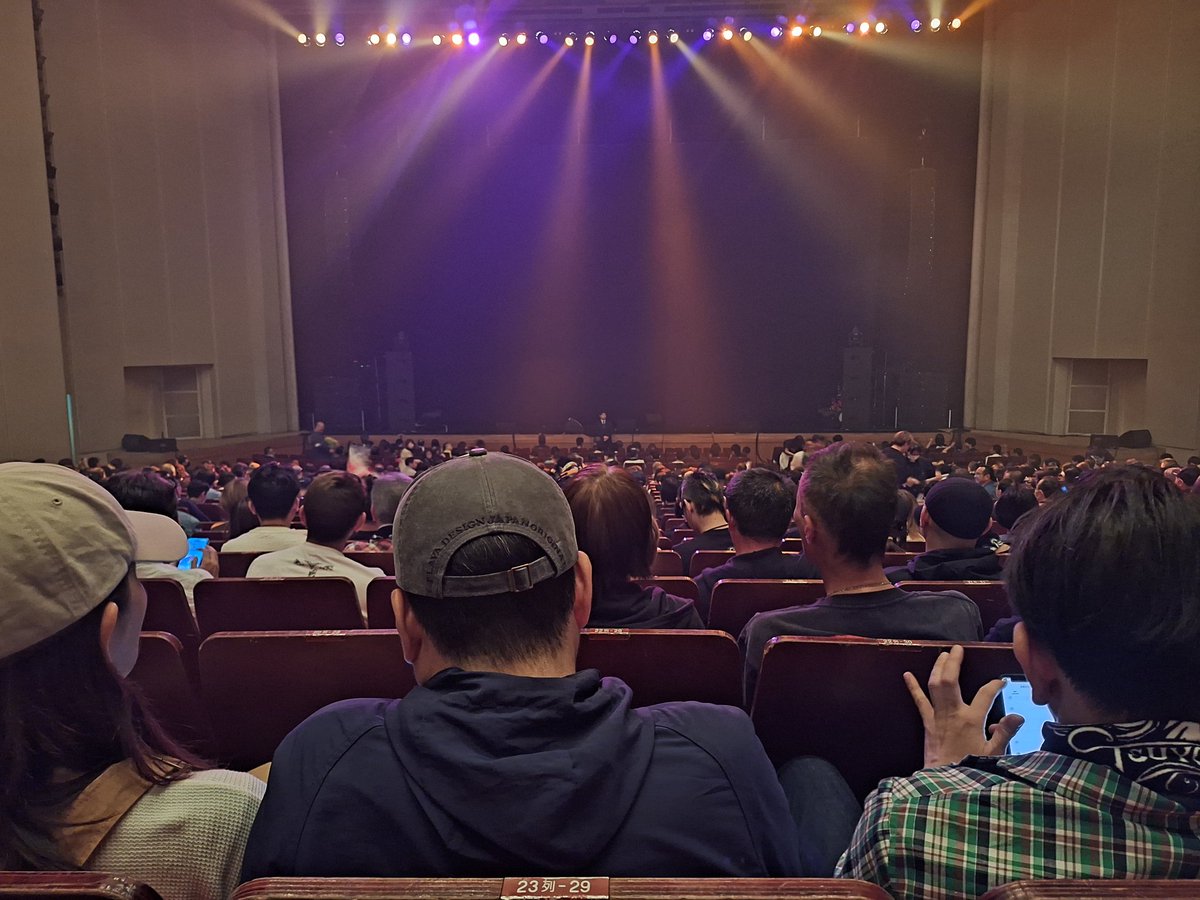 tsuyoshi888271's tweet photo. 約1年ぶりのLIVE🎶
LIVEではじめて聞けた曲もあり👍

#長渕剛 https://t.co/rV7HcOx2aS