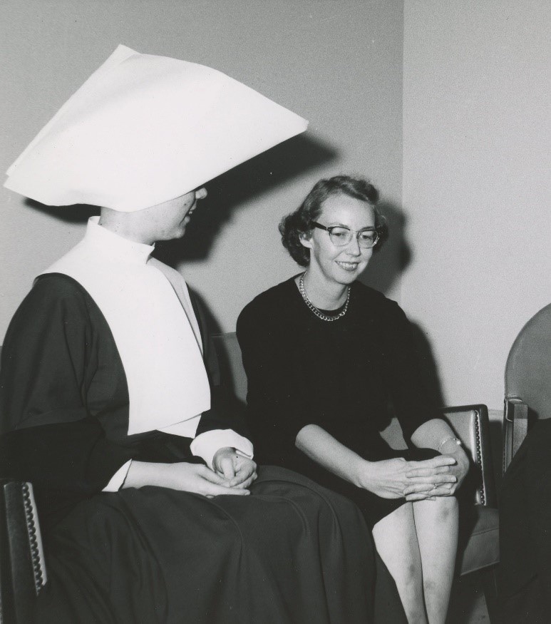 beataproduction's tweet image. “When people have told me that because I am a Catholic, I cannot be an artist, I have had to reply, ruefully, that because I am a Catholic I cannot afford to be less than an artist.” Flannery O’Connor #FlanneryOConnor