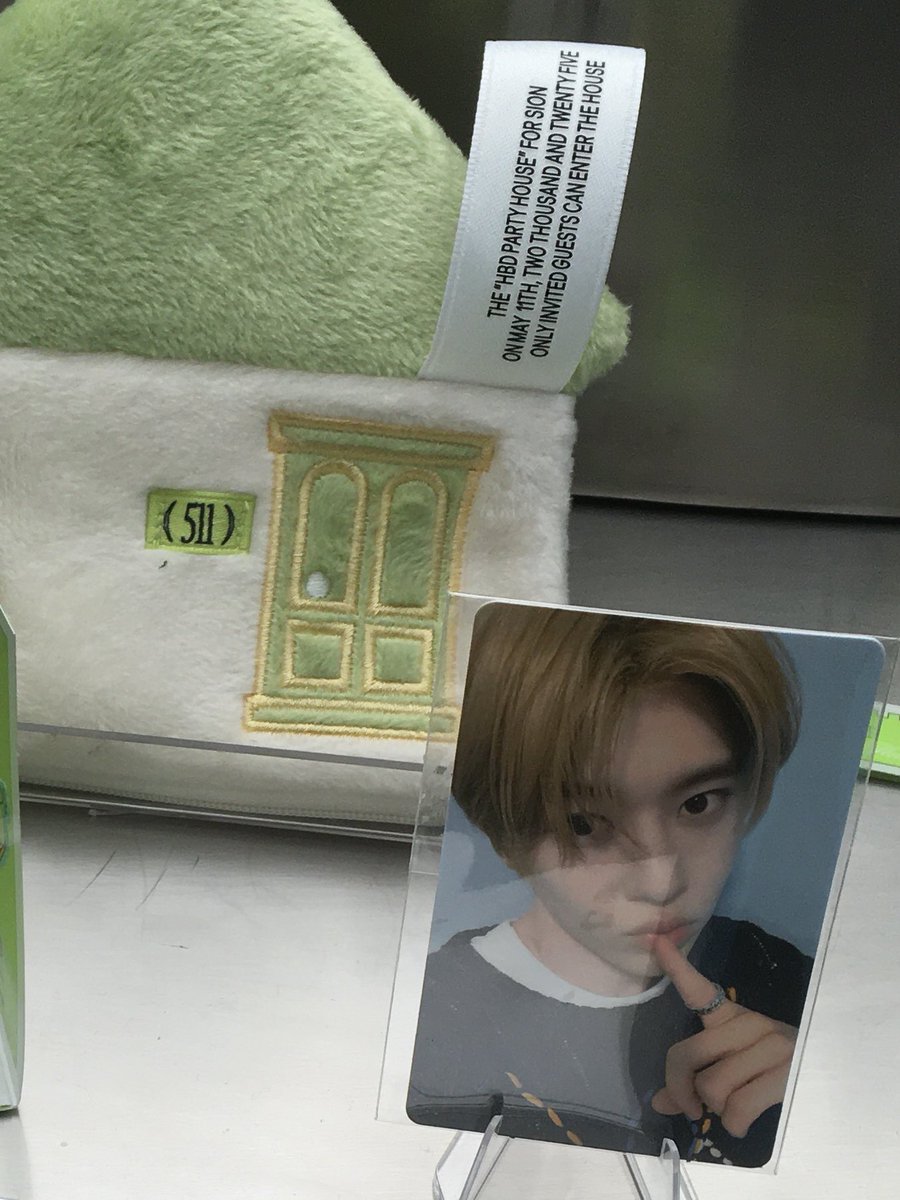 h0tcak3_02's tweet image. 시온이의 생일에 함께 할 수 있어서 ໒꒱♡
(초부는영상공유하주신숀프님감사합니다♡)

#오시온_생일축하한다고야
#23TulipsForSION
#23歳おめでとうございましおん