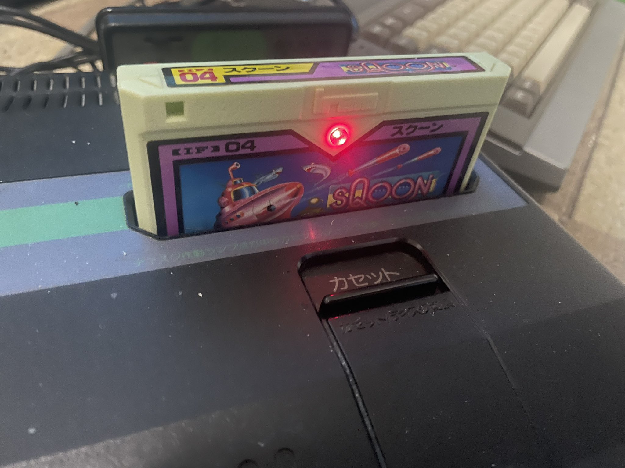 赤白ファミコンにHi-Def NESをねじこんでみる
