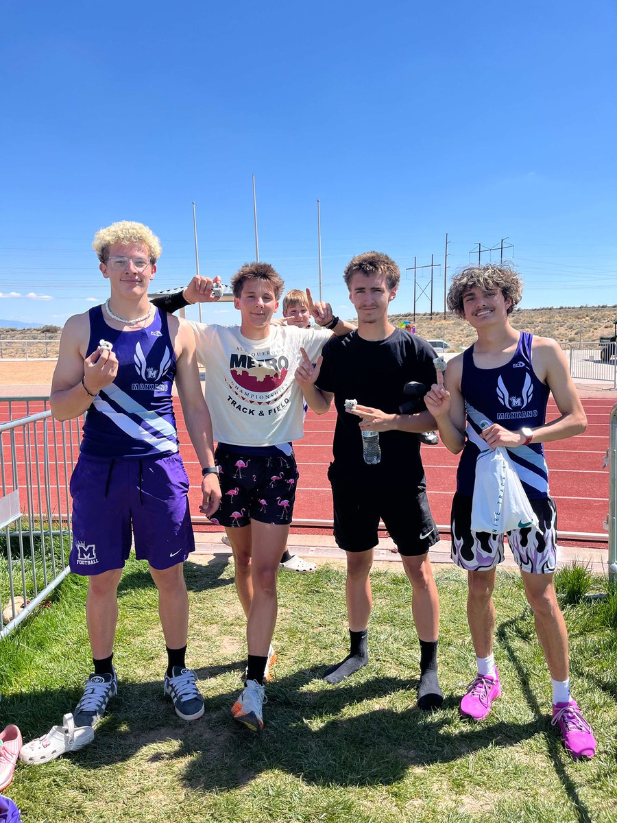 Vincent Varela Jr. (@vinnyvarela84) on Twitter photo Qualified for state track in the 1600 sprint medley ‼️‼️‼️<a href="/PrepRedzoneNM/">Prep Redzone New Mexico</a> <a href="/ManzanoFB/">MonarchFootball</a> <a href="/monarchfbcoach/">CoachJFBcoach</a> Qualified for state track in the 1600 sprint medley ‼️‼️‼️<a href="/PrepRedzoneNM/">Prep Redzone New Mexico</a> <a href="/ManzanoFB/">MonarchFootball</a> <a href="/monarchfbcoach/">CoachJFBcoach</a>
