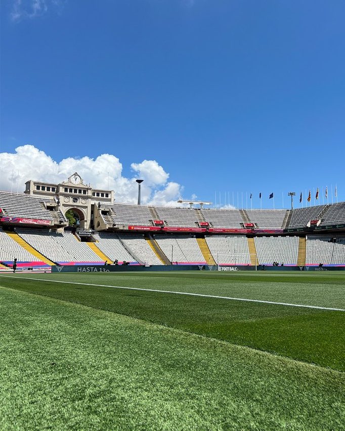 Luis Castro (@luiscastroluna) on Twitter photo 🙋🏻♂️Listo para narrar #ElClasico
<a href="/FCBarcelona_es/">FC Barcelona</a> VS <a href="/realmadrid/">Real Madrid C.F.</a>
El partido que nadie se quiere perder…
en #clmenjuego de <a href="/RadioCLM_es/">Radio Castilla-La Mancha</a>
📻🎙️⚽️
¿Habrá Liga o quedará sentencia?
📌 #Barça y #RealMadrid repiten 11 del último partido 🙋🏻♂️Listo para narrar #ElClasico
<a href="/FCBarcelona_es/">FC Barcelona</a> VS <a href="/realmadrid/">Real Madrid C.F.</a>
El partido que nadie se quiere perder…
en #clmenjuego de <a href="/RadioCLM_es/">Radio Castilla-La Mancha</a>
📻🎙️⚽️
¿Habrá Liga o quedará sentencia?
📌 #Barça y #RealMadrid repiten 11 del último partido
