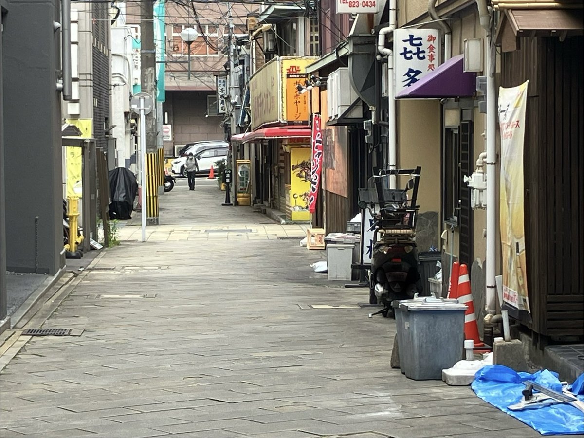 酔った光を支えながら、友部さんと詠美さんが歩いた道。

昨年の長崎訪問時にはどうしても場所が分からなくて、心残りだった場所。

郷敦祭りと称して長崎来たら、やっと分かった〜😆

映画で何度も見た道をやっと見れた😊

#彼方の閃光 
#半野喜弘 
#眞栄田郷敦