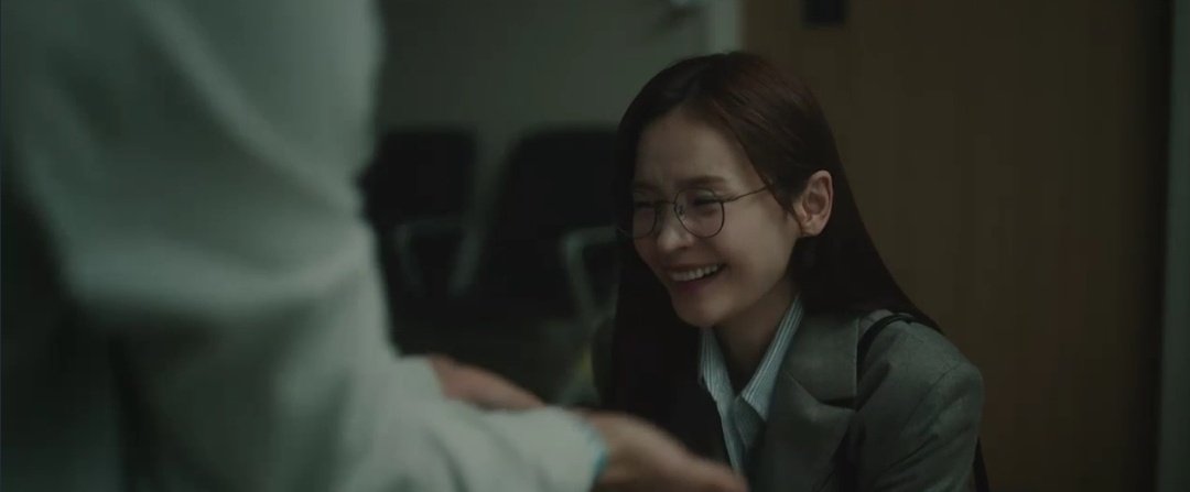 4iksong's tweet photo. Songhwaʼs aura whenever sheʼs with Ikjun is really something every girls should have whenever they are with someone they love. May we all find our own Lee Ikjun yʼall. #ResidentPlaybookEp10 https://t.co/DjEcki8Yp6