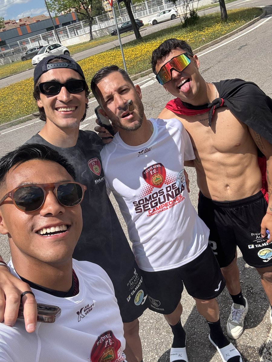 Hay cosas aquí.

#MeQuedoContigo | #VamosRojillos