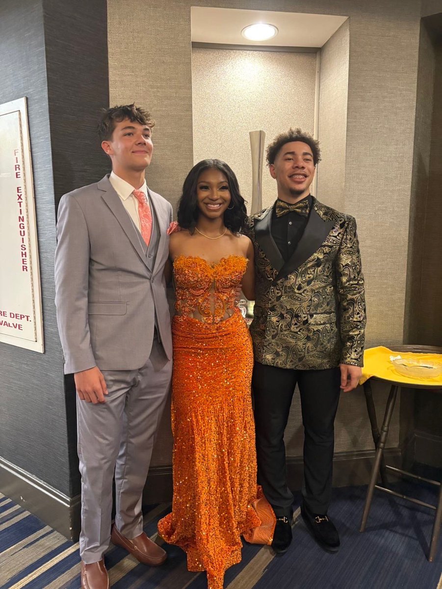 SouthernAAhoops's tweet image. Prom night in Harwood