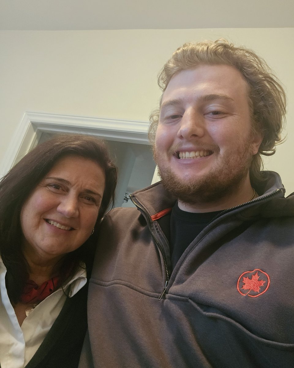 Here’s to the moms who taught us to aim high and now fly beside us! Happy Mother’s Day from our Air Canada families to yours.