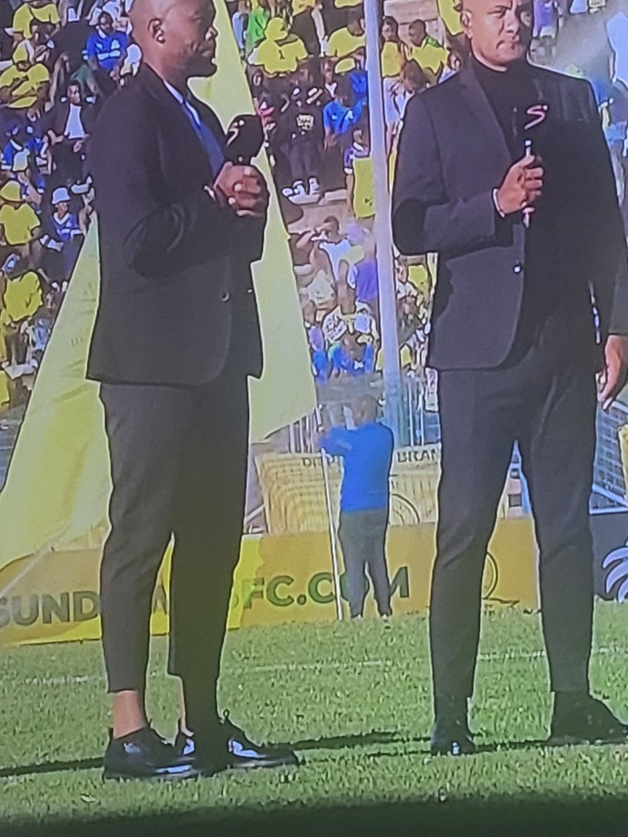 ThaboTolo's tweet photo. @thomasmlambo why did you borrow Villa your trousers. Look now 
@SSFootball @BetwayPrem24 https://t.co/QLqo1L9Pxw