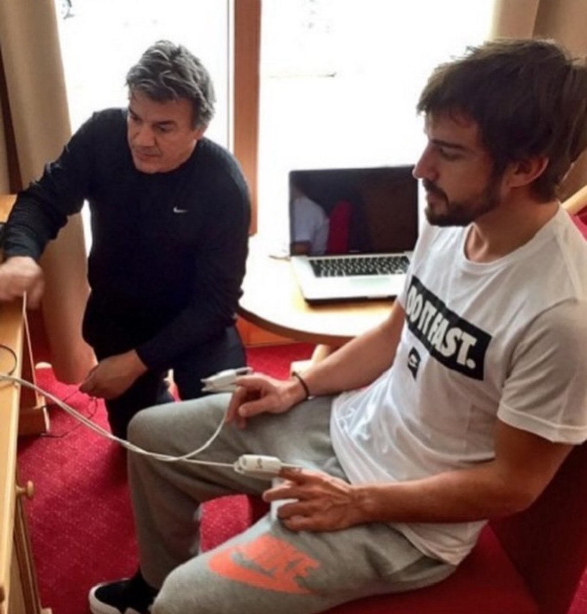 SoyMotor.com (@soymotor) on Twitter photo Fernando Alonso se despide de Fabrizio Borra ❤️
✍️ "Te extrañaré, Fabri. Todos los días. Gracias por enseñarme tanto y hacerme mejor persona y atleta. Toda mi carrera contigo ha sido la mayor suerte que he podido tener". 
"Descansa en paz, hermano". Fernando Alonso se despide de Fabrizio Borra ❤️
✍️ "Te extrañaré, Fabri. Todos los días. Gracias por enseñarme tanto y hacerme mejor persona y atleta. Toda mi carrera contigo ha sido la mayor suerte que he podido tener". 
"Descansa en paz, hermano".