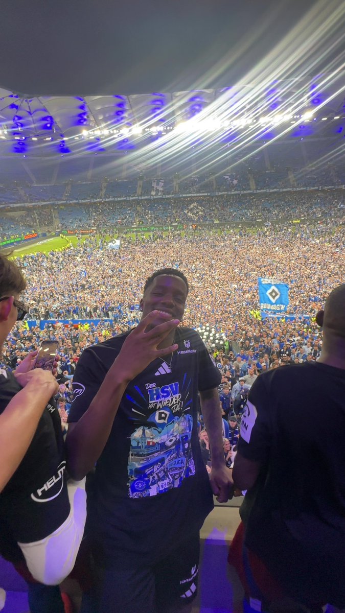 Mebudedire's tweet image. Special. Only God!❤️

Back where the club belongs..🔝