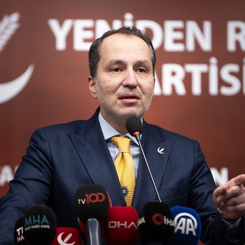 Fatih Erbakan: "Cumhurbaşkanı, 'Gençler evlenemiyor' diye yakınıyor.

Evet, gençler evlenmiyor, evlenemiyor; çünkü işsiz, umutsuz ve hedefsizler.