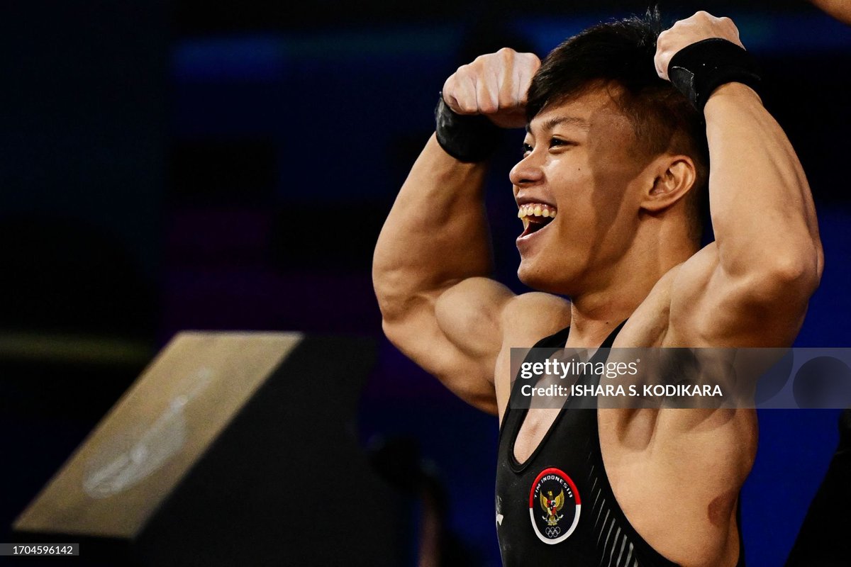 WeightliftingID's tweet photo. Rahmat’s Clean &amp; Jerk WR over the years

73kg @ IWF World Championships 2022 — 200kg
73kg @ Asian Games 2022 — 201kg
81kg @ IWF World Championships 2023 — 209kg
73kg @ Asian Weightlifting Championships 2024 — 204kg
73kg @ Asian Weightlifting Championships 2025 — 205kg

A BEAST 🔥 https://t.co/HbmI9ZWnVO