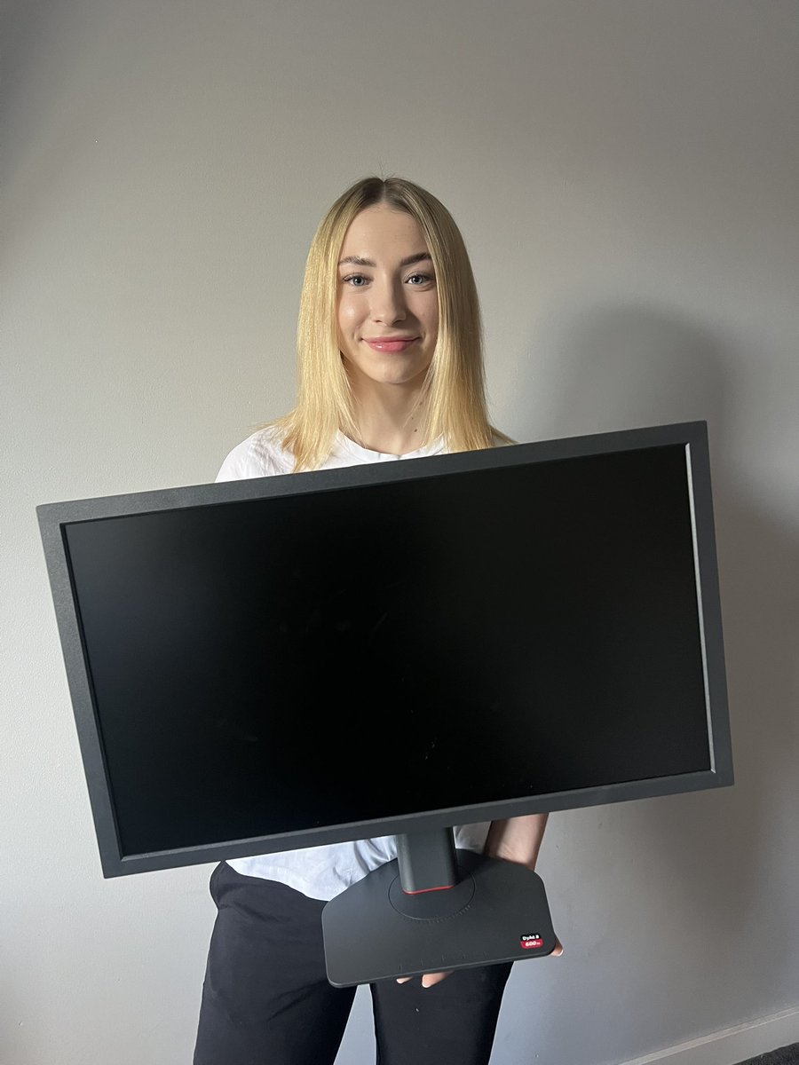For the past couple of weeks i have been honored to test out a new monitor from ZOWIE XL2586X+ 600Hz. It offers an amazing gaming experience, it delivers solid performance with its fast TN pannel and impressive 600Hz refresh-rate. Dyac2 plays a huge role in this monitor which