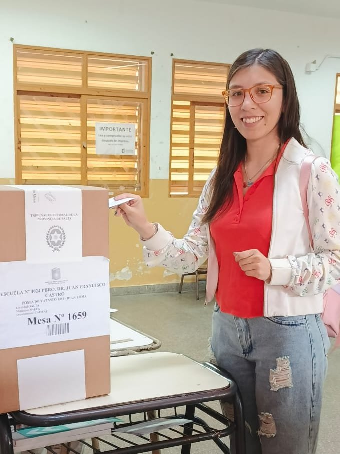 PMaripey's tweet photo. #YaVote , llevando a la urna nuestra lucha y compromiso por la defensa de la educación pública ✨📚 🫂 https://t.co/iKKRcsUREv